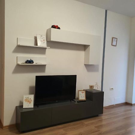 Heris'S Apartment ติรานา ภายนอก รูปภาพ